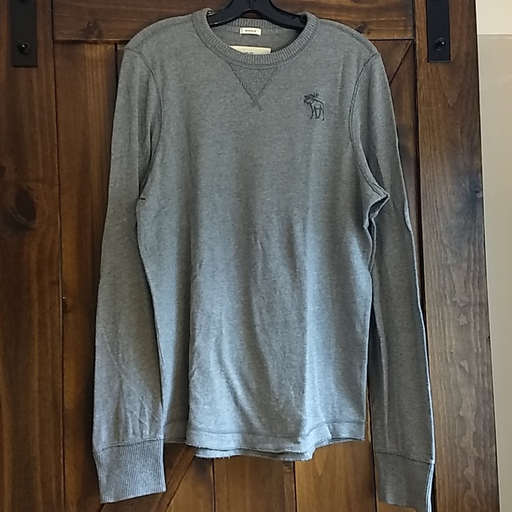 Men's A&F gray long sleeve shirt, Large